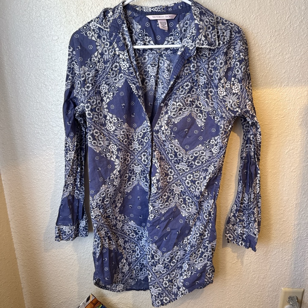 Victoria's Secret Navy and White Patterned Button Down Shirt